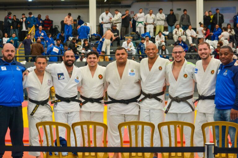 Judô de São José dos Campos fatura títulos por equipes nos Jogos Regionais