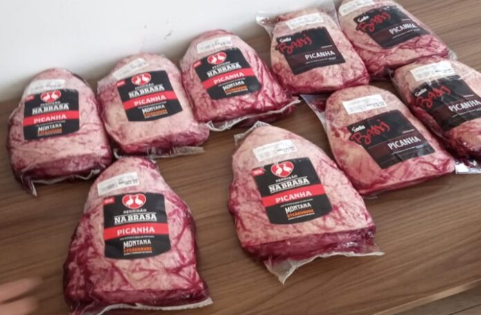 Homem é preso em flagrante após tentar furtar nove peças de picanha em supermercado de São José