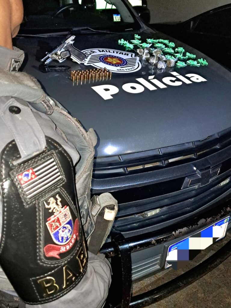 BAEP prende homem com arma, munições e drogas em Cruzeiro