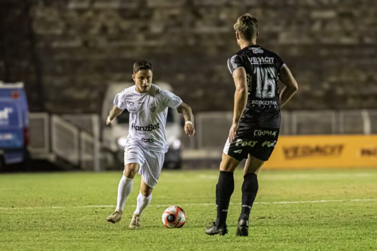 Comercial empata fora e segue invicto na Copa