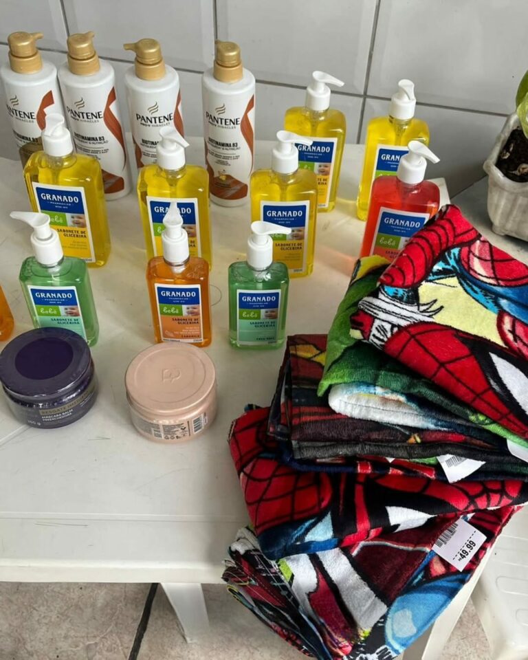 Furto de beleza: mulheres são detidas após levarem cosméticos de loja sem pagar