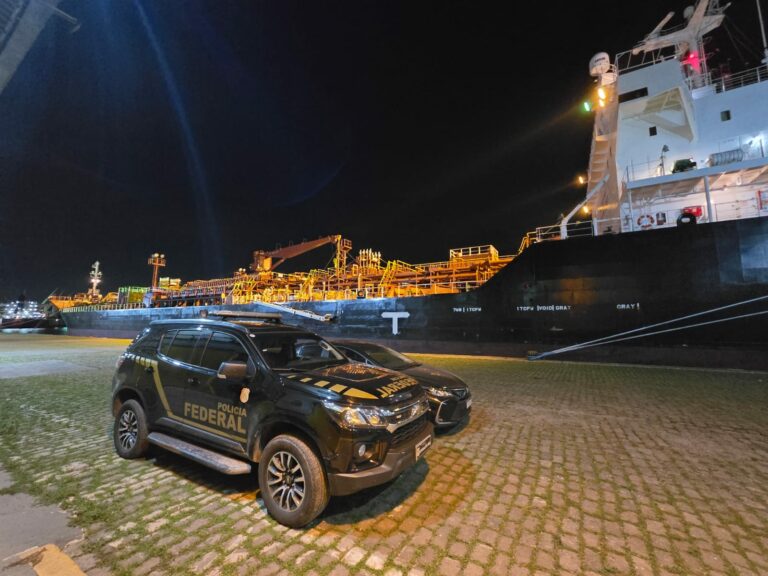 Quase 5 kg de cocaína é encontrada em navio no Porto de Santos