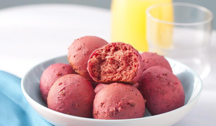 Pães coloridos unem sabor e saúde com massas de beterraba e espinafre