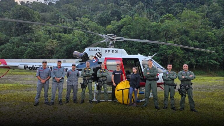Casal que se perdeu em cachoeira de Cubatão é resgatado por helicóptero da PM