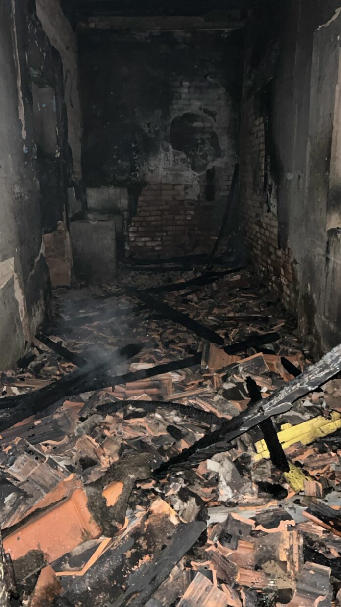 Incêndio destrói residência e deixa uma vítima fatal em Americana