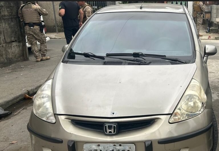 Confronto em “biqueira” de Santos termina com arma apreendida e uma pessoa presa