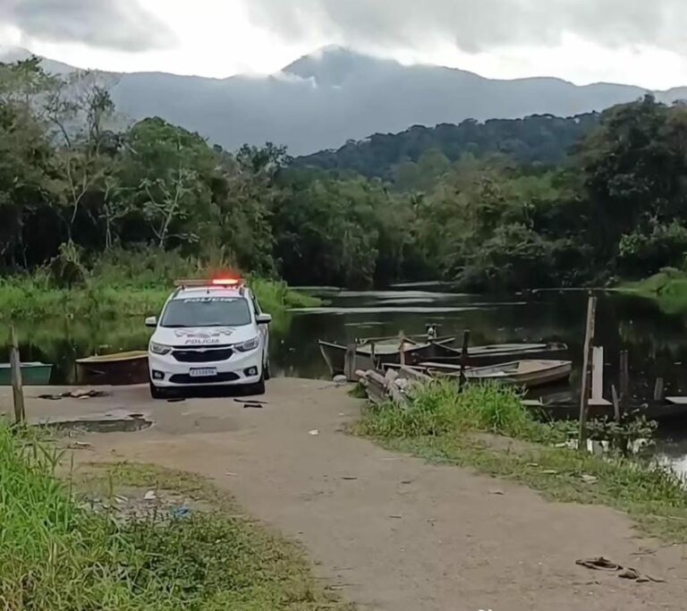 Homem morre após cair de canoa em rio de Praia Grande