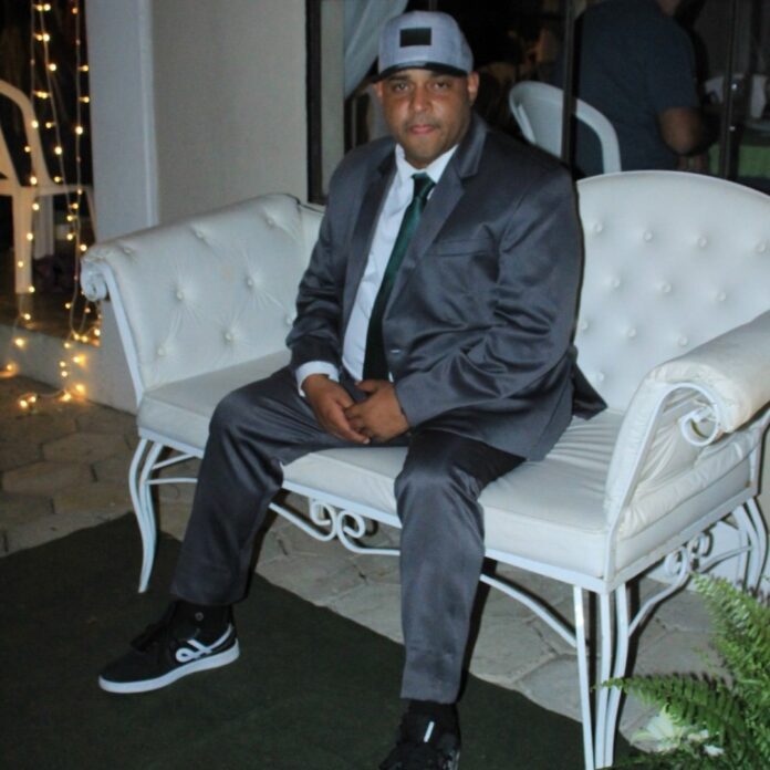 Homem é encontrado morto no meio da rua, em São José