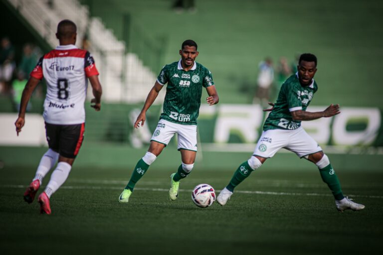 Guarani enfrenta o Anápolis com chance de entrar na zona de classificação