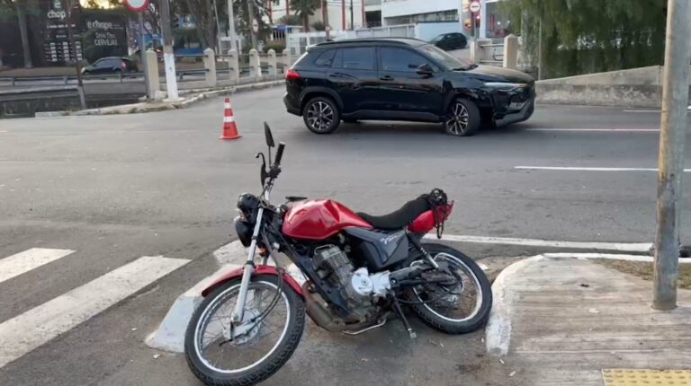 Motociclista fica ferido após colisão com carro em cruzamento movimentado de Campinas