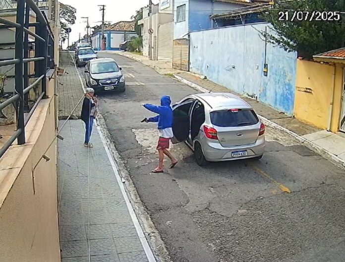 VÍDEO: Dupla é presa após assaltar idosa no distrito do Quiririm, em Taubaté