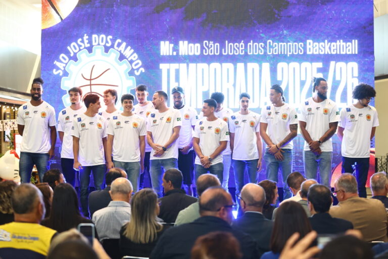 São José Basketball apresenta elenco e uniforme comemorativo para temporada 2025/26