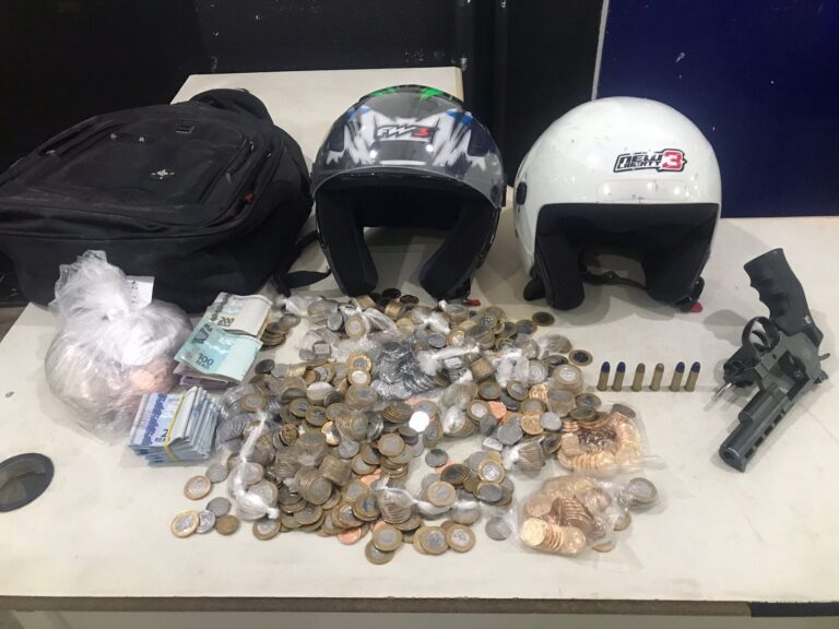 Dupla é presa por roubo em farmácia e uso de moto furtada em Campinas