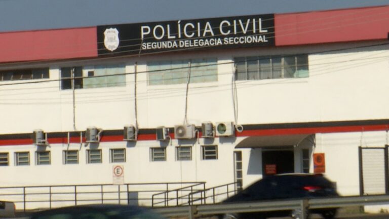 Homem tem carro furtado em frente à delegacia em Campinas