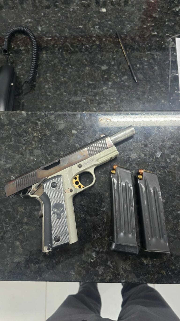 Dois homens são presos pela Polícia Militar durante operação em Caraguatatuba