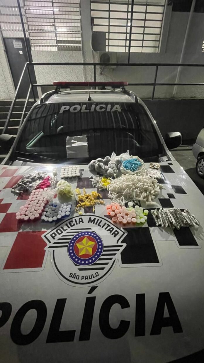 Homem é preso com mais de mil porções de drogas na zona leste de São José