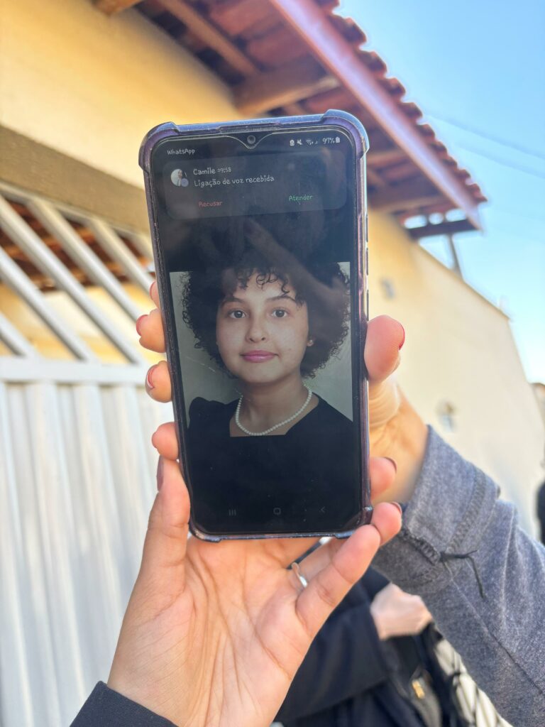 Saiba quem era a jovem morta durante roubo de celular em ponto de ônibus em Hortolândia