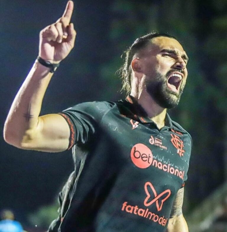 Agora vai? Botafogo anuncia a contratação do segundo maior goleador da história da Série B