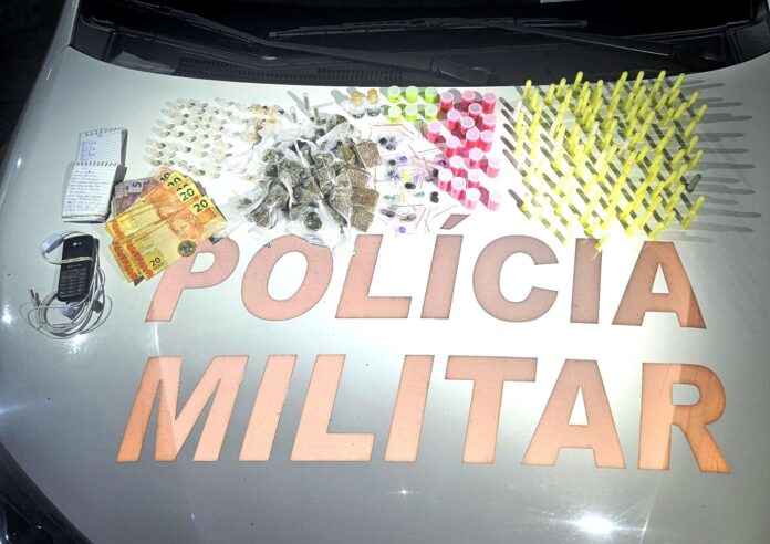 PM apreende drogas e materiais do tráfico em São José dos Campos