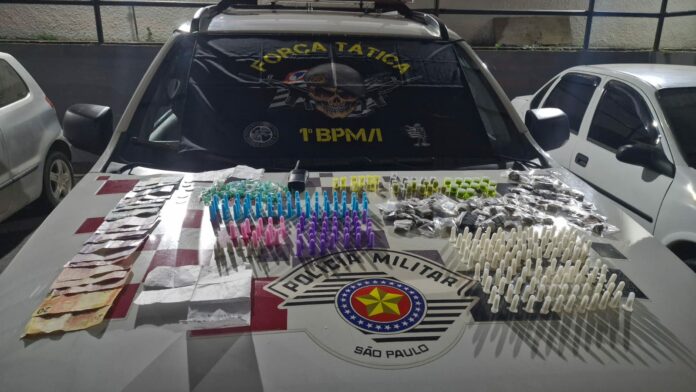 Criminoso é preso por tráfico de drogas durante operação da PM em São José Criminoso é preso por tráfico de drogas durante operação da PM em São José