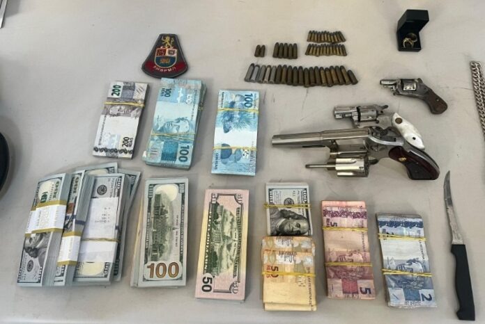 Polícia prende casal suspeito de envolvimento em roubo à residência na véspera de 2025