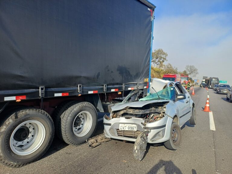 Acidente causa congestionamento de 10 km na Dutra, em Taubaté