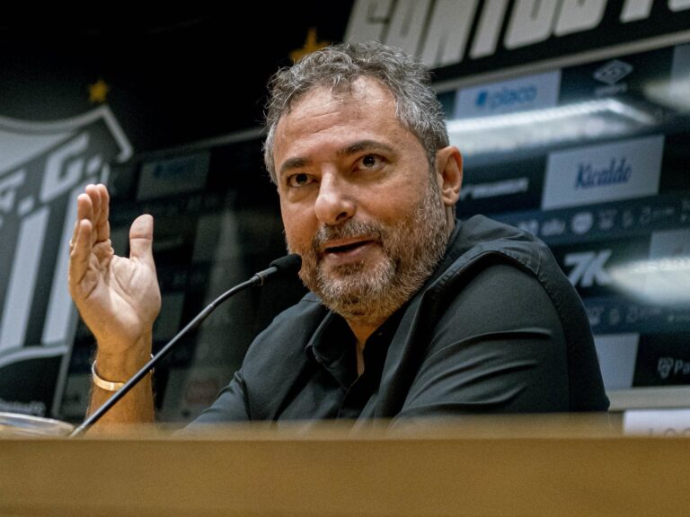 Santos reavalia elenco e cogita trazer dois reforços além de Mayke