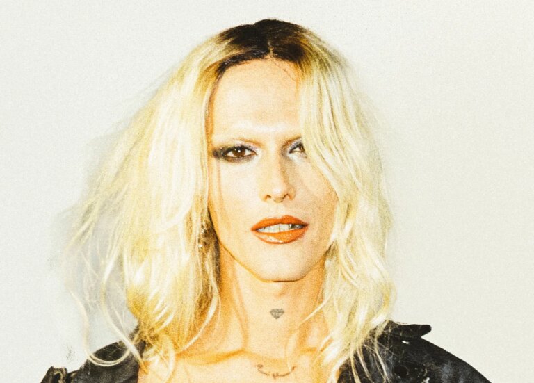 Catto estreia novo show, “Estrela Solitária”, de voz e violões, no Rio de Janeiro