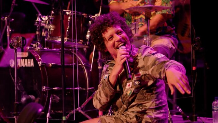 Chico Chico lança novo single “Menino Bonito”, que ganha clipe