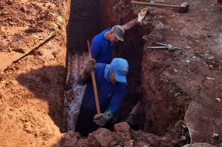 Jardim Orestes Lopes de Camargo recebe extensão de esgoto