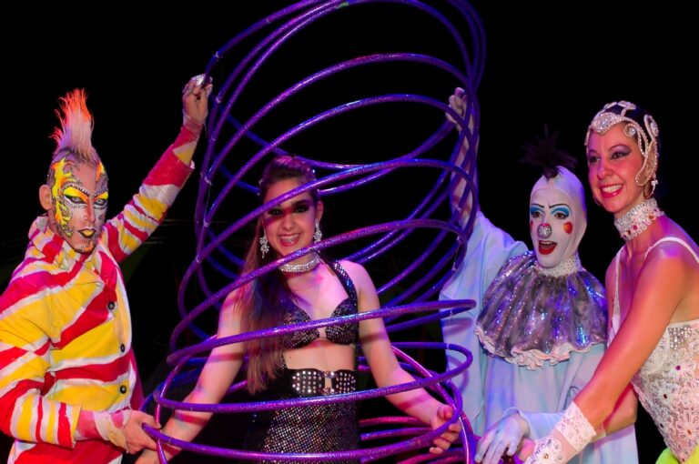 Le Cirque chega a Campinas e diverte desde crianças a adultos