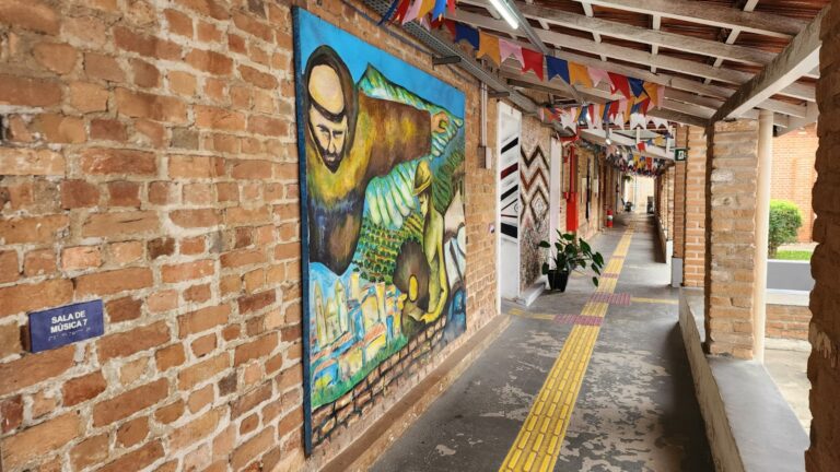 Evento gratuito reúne cultura geek, apresentações e gastronomia solidária em Taubaté