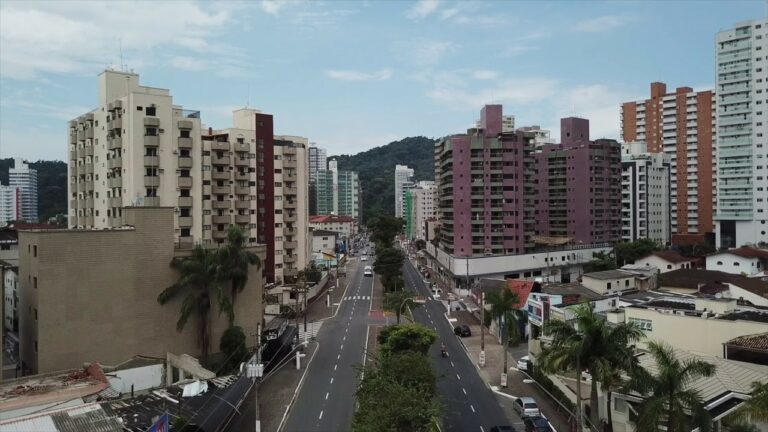 Obras da Sabesp interditam vias em bairros da Praia Grande; confira