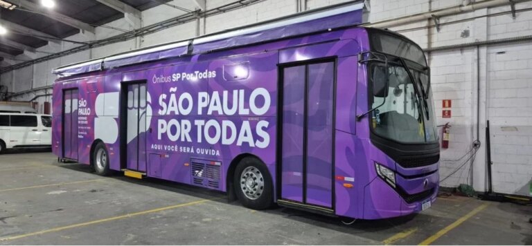 O ônibus que está mudando a vida de mulheres em SP