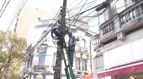 CPFL e Prefeitura retiram cabos aéreos em Santos