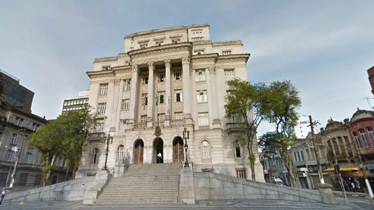 Santos abre concurso com 61 vagas na área da saúde