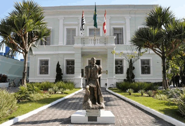 Justiça nega liminar proposta por sindicato de servidores de SV em relação à cesta básica