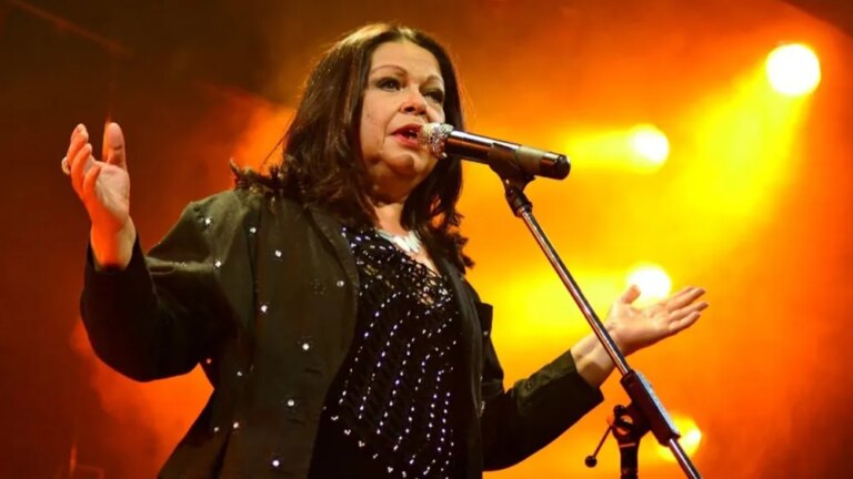 Você conhece a cantora Amelinha, voz e musa de “Frevo Mulher”?