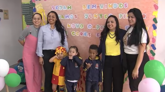 Volta às aulas em São Vicente: Boneca Emília recebe alunos