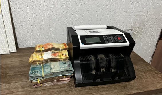 Polícia Federal desarticula esquema que desviava 550 toneladas de cafeína para o tráfico