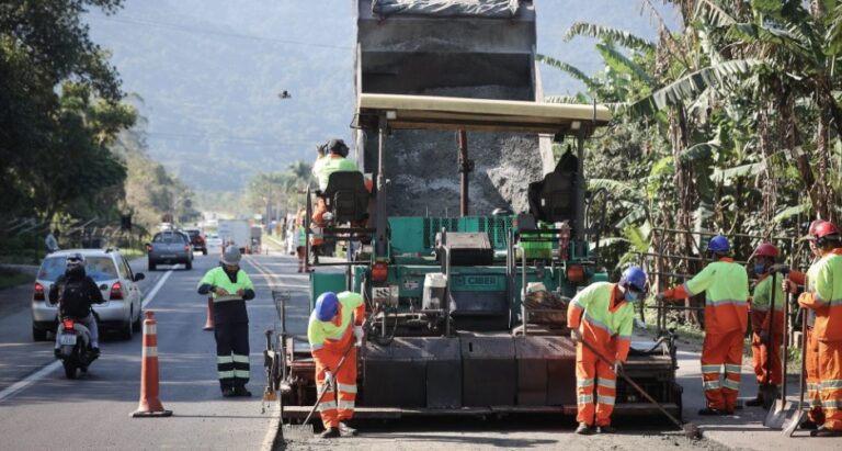 Obras na Padre Manoel da Nóbrega Geram Empregos e Impulsionam Economia