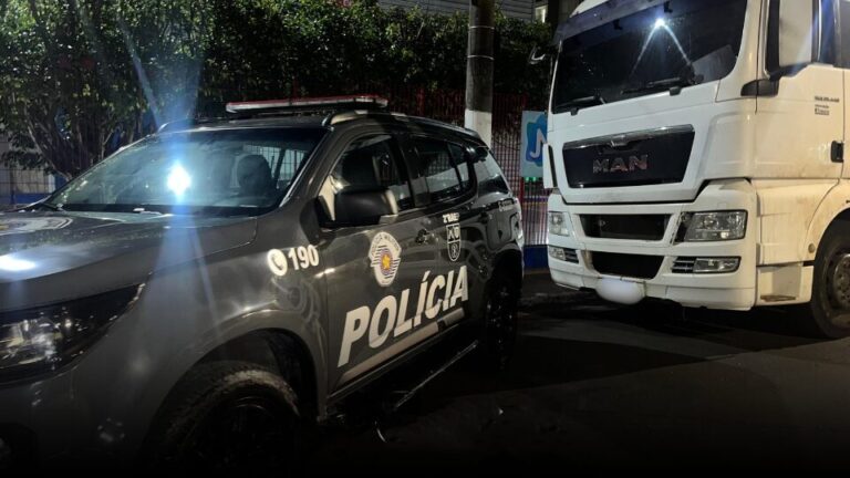 Homem é preso com caminhão roubado após sequestro de motorista na Praia Grande