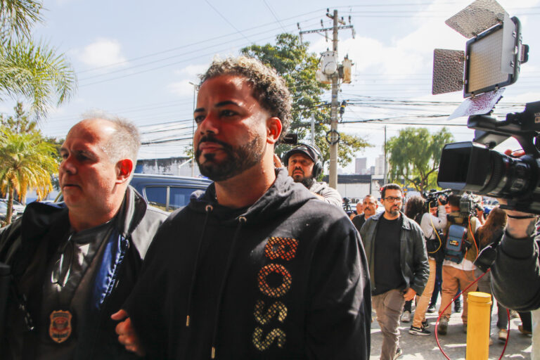 Felca esteve no programa Altas Horas, apresentado por Serginho Groisman, na Globo, e a edição vai ao ar neste sábado (16)