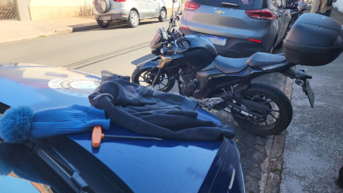 Adolescente sai da escola e é apreendido após furtar moto com amigo em Limeira