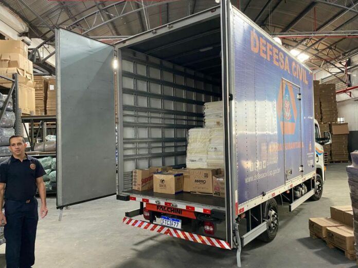 Ajuda-humanitaria-para-Santos-1024x768