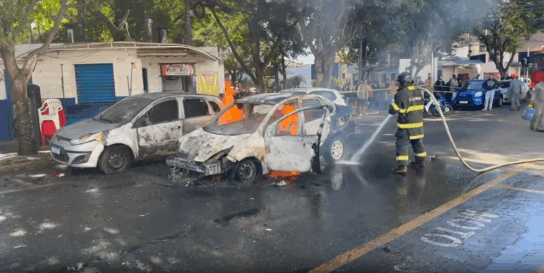 Carro pega fogo no centro de Indaiatuba e interdita avenida movimentada