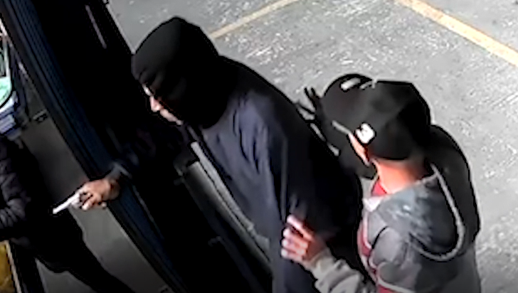 Dupla armada assalta mercado na Vila Aeroporto em Campinas