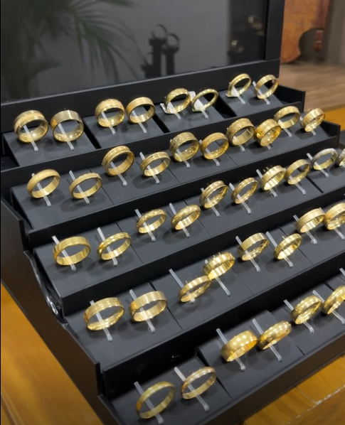 Família é rendida por homem armado dentro de joalheria em Campinas