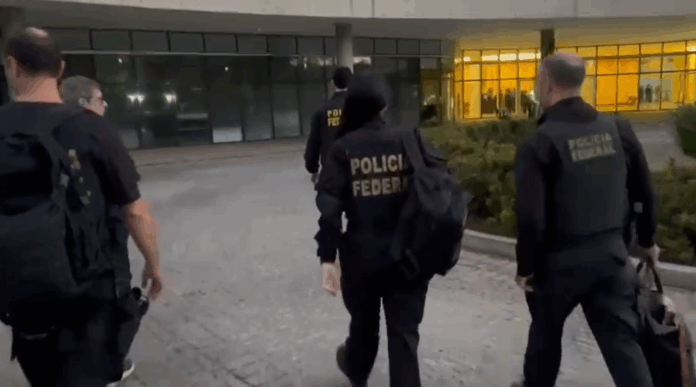 Operação da PF bloqueia bilhões e prende 14 suspeitos em esquema de combustíveis