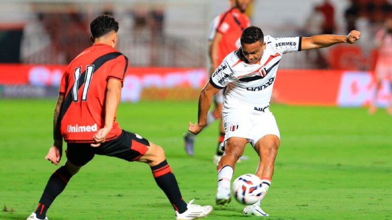 Botafogo perde de novo e soma quatro derrotas nos últimos cinco jogos da Série B